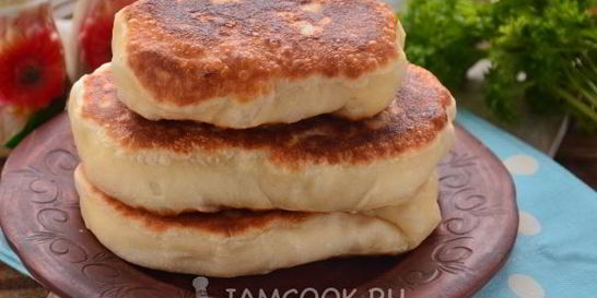 Лепешки с сыром и колбасой на кефире