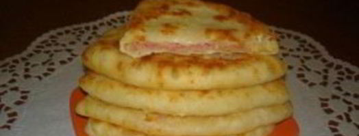 лепешки с сыром и колбасой. Шаг 3