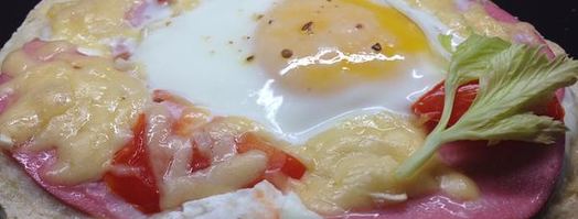 пита с колбасой, сыром и яйцом. Шаг 6