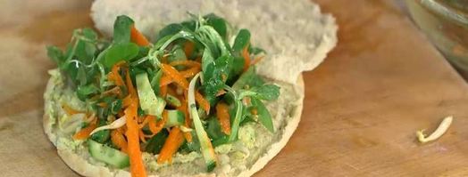 пита с овощами и хумусом. Шаг 9