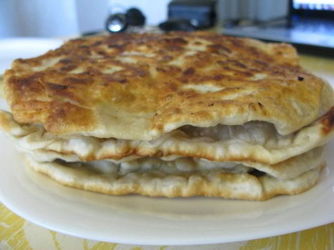 Рецепт слоеных лепешек с начинкой