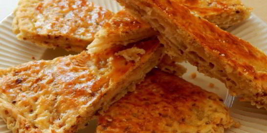 Сырно-ореховая лепешка