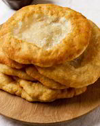 Венгерский лангош — дрожжевые чесночные лепешки