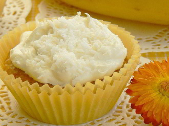 Рецепт банановых маффинов с кокосовым облачком