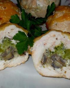 Куриные маффины с брокколи и грибами