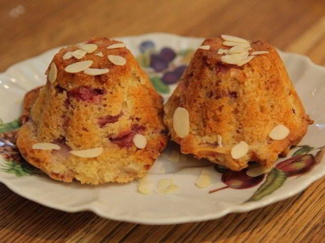 Рецепт летних фруктово-ягодные маффины с белым шоколадом