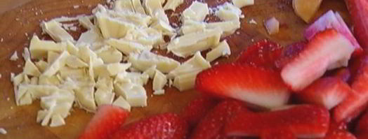 летние фруктово-ягодные маффины с белым шоколадом. Шаг 5