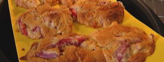 летние фруктово-ягодные маффины с белым шоколадом. Шаг 9