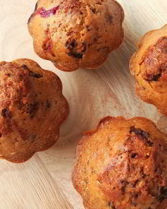 Маффины с шоколадом и вишней