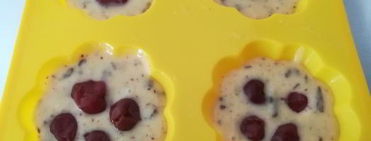 маффины с шоколадом и вишней. Шаг 5