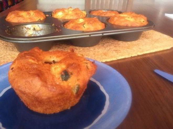 Рецепт маффинов с цукини, сыром и помидорами черри