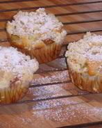 Маффины со штрейзелем и ревенем