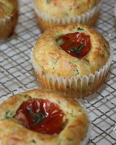 Сырные маффины с помидоркой черри