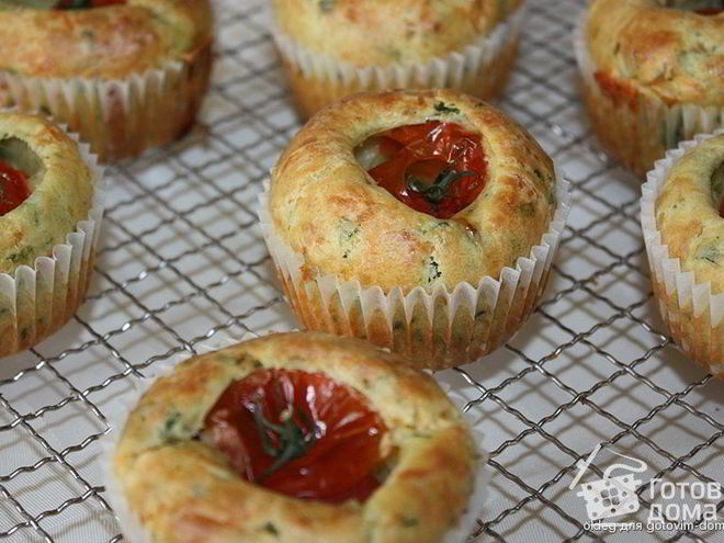 Рецепт сырных маффинов с помидоркой черри