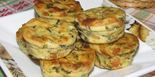 Творожные маффины с кедровыми орешками и шпинатом