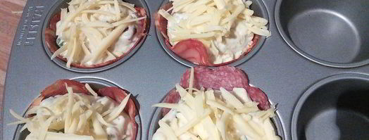 закусочные маффины в стаканчиках из чоризо-салями. Шаг 5