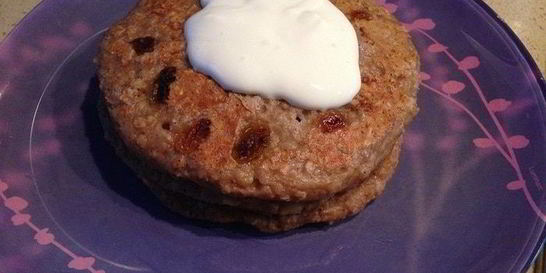 Банановые оладьи с изюмом