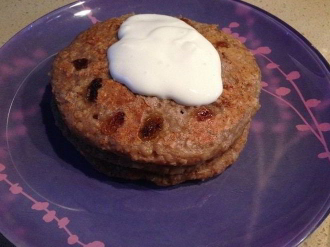 Рецепт банановых оладий с изюмом