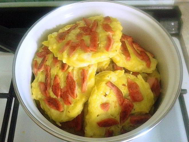 Рецепт кабачковых оладий с сосисками