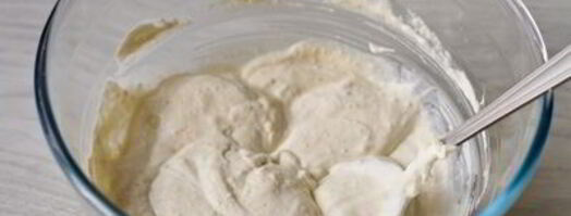 кабачковые оладьи со сметанным соусом и лососем. Шаг 12