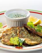 Оладушки из цукини с фетой и соусом из огурца