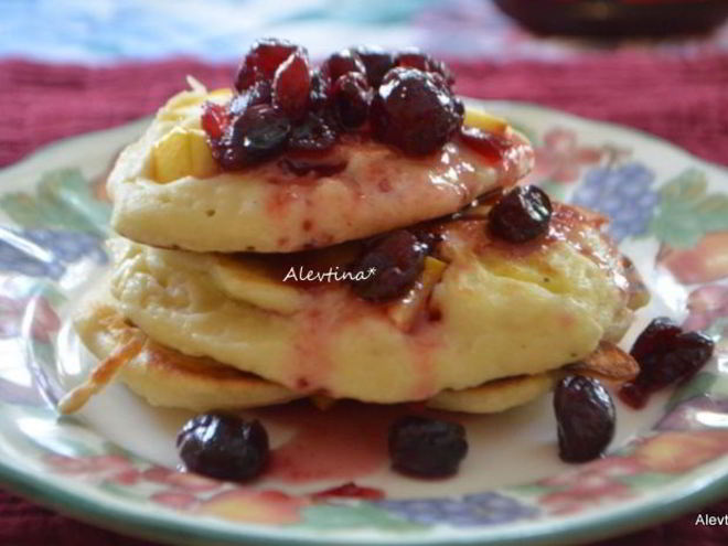 Рецепт оладушек на кефире с яблоками