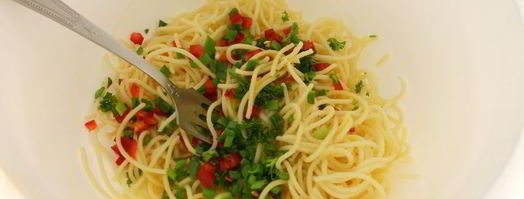 оладьи из спагетти с грибами, зеленью и сыром. Шаг 2