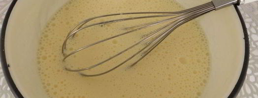 оладьи на кефире с черникой. Шаг 4