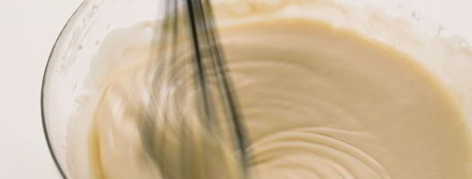 оладьи на кефире с фруктами. Шаг 3