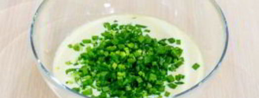 оладьи на сметане с зеленым луком. Шаг 5