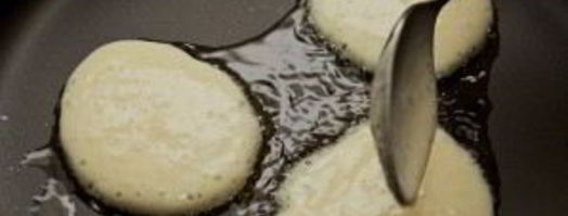 оладьи на воде с яйцами. Шаг 4