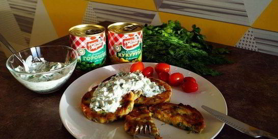 Оладьи с кукурузой и горошком