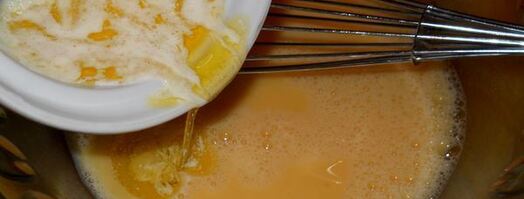 оладьи с кукурузой под чесночным соусом. Шаг 2