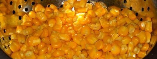 оладьи с кукурузой под чесночным соусом. Шаг 5