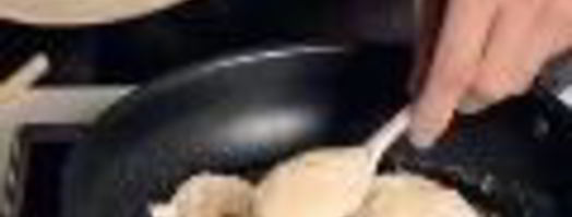 оладьи с соусом из изюма. Шаг 4