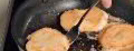 оладьи с соусом из изюма. Шаг 5