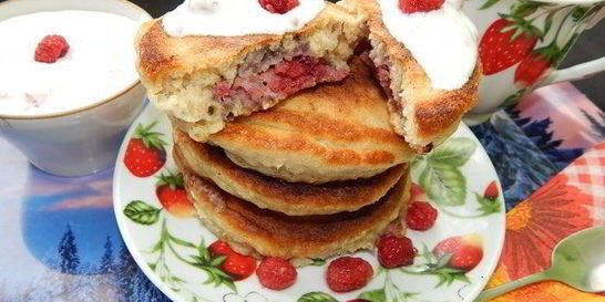 Овсяные оладушки с малиной