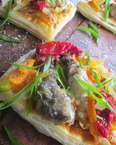 Овощные слойки с карпом