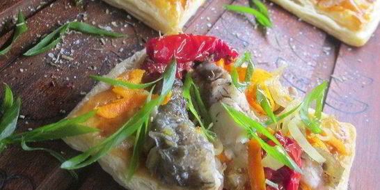 Овощные слойки с карпом