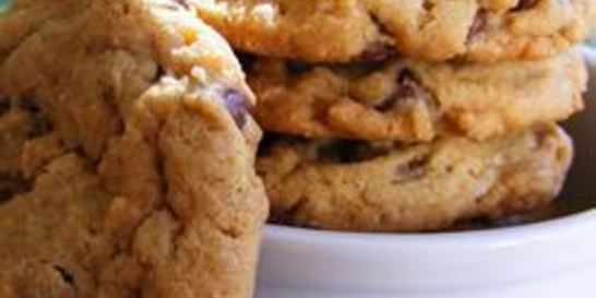 Мягкое печенье с шоколадом и арахисовой пастой