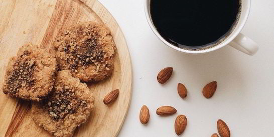 Новогоднее миндальное печенье