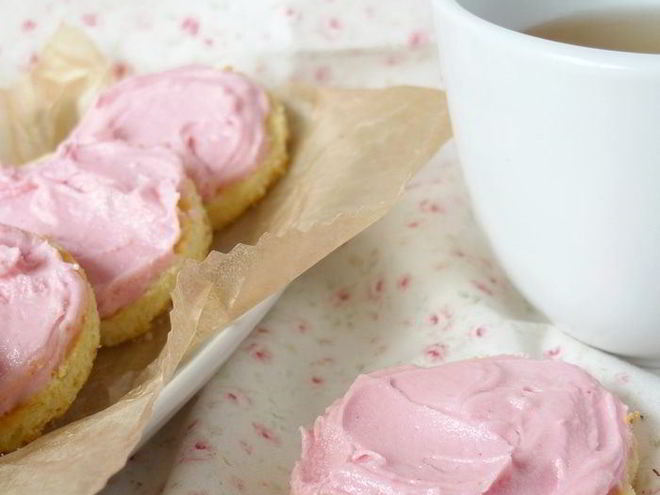 Рецепт очаровательного печенья с розовым кремом