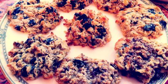 Овсяное печенье с сухофруктами и шоколадными каплями