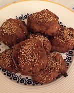 Печенье из кукурузной муки с орехами и черносливом