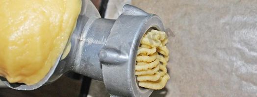 печенье хризантема через мясорубку. Шаг 6