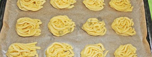 печенье хризантема через мясорубку. Шаг 9