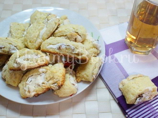 Рецепт творожного печенья с безе и орехами
