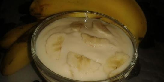 Ванильный пудинг с бананом и печеньем