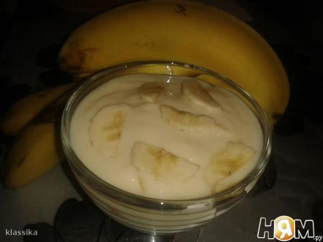 Рецепт ванильного пудинга с бананом и печеньем