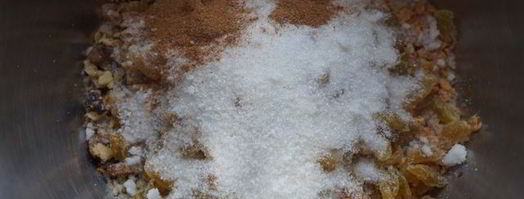 воздушные рогалики с хрустящей ореховой начинкой. Шаг 12